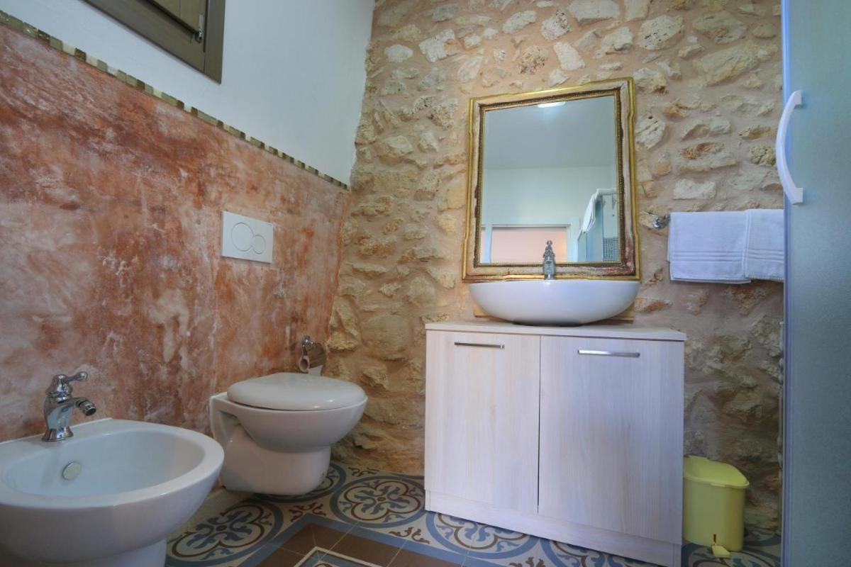 Agriturismo Allu Ruvezzu Bed and Breakfast Torre Mozza Exteriör bild